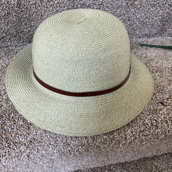 Lord & Taylor Green Woven Summer Hat - Picture 2 of 5
